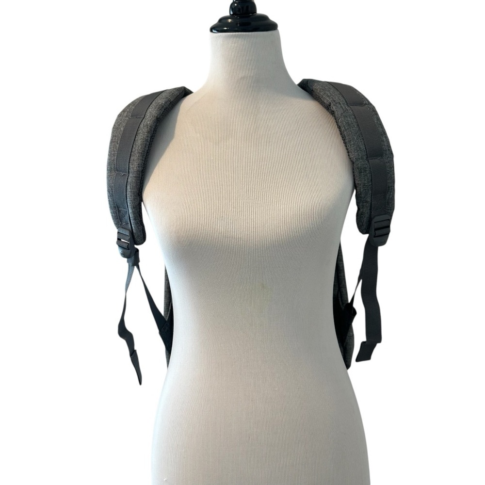 Herschel Supply Company Black and Gray Backpack - Picture 4 of 15